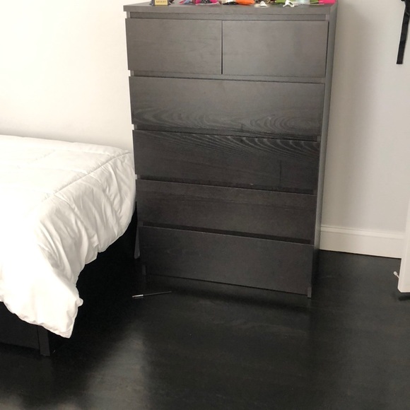 2 TWIN BEDS AND 6 DRAWER CHEST FROM IKEA - Picture 2 of 3